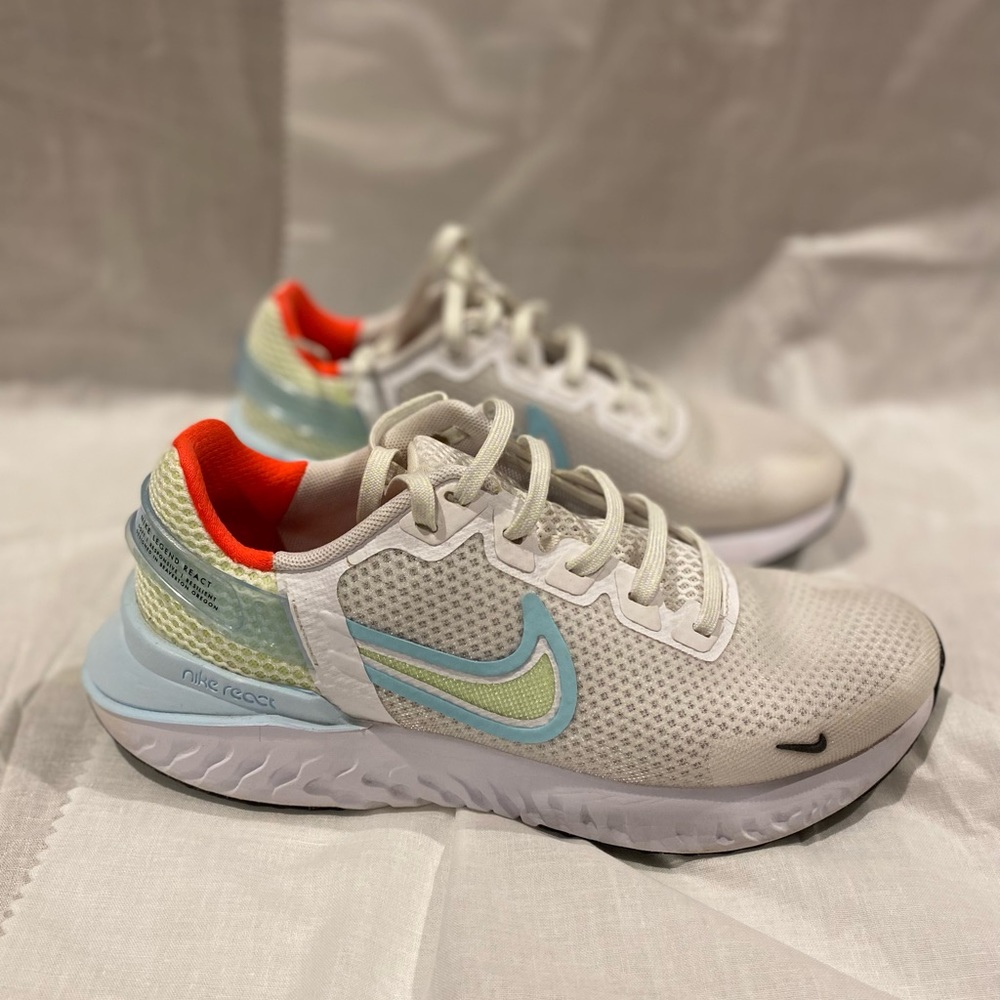 Nike Legend React 3 White Glacier Ice SZ 6.5 Women